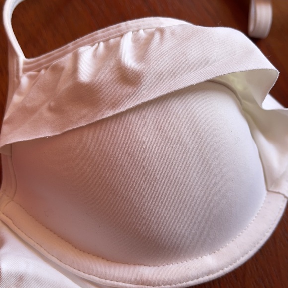 Gilly Hicks white bikini top - Picture 4 of 4